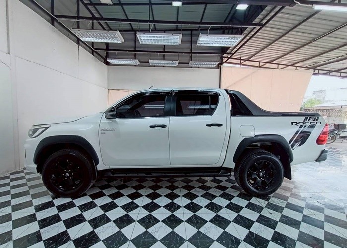 Used 5
                    TOYOTA
                     for Sale Image