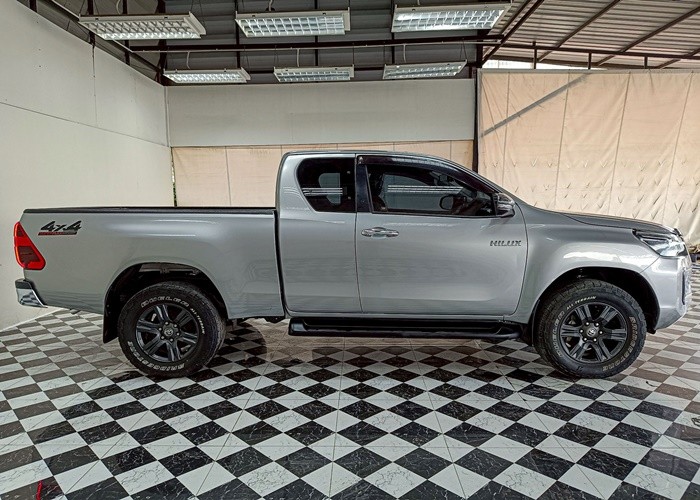 Used 8
                    TOYOTA
                     for Sale Image